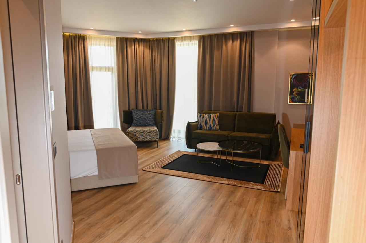 White Hill Hotel, Spa & Conferences Дуррес Екстер'єр фото
