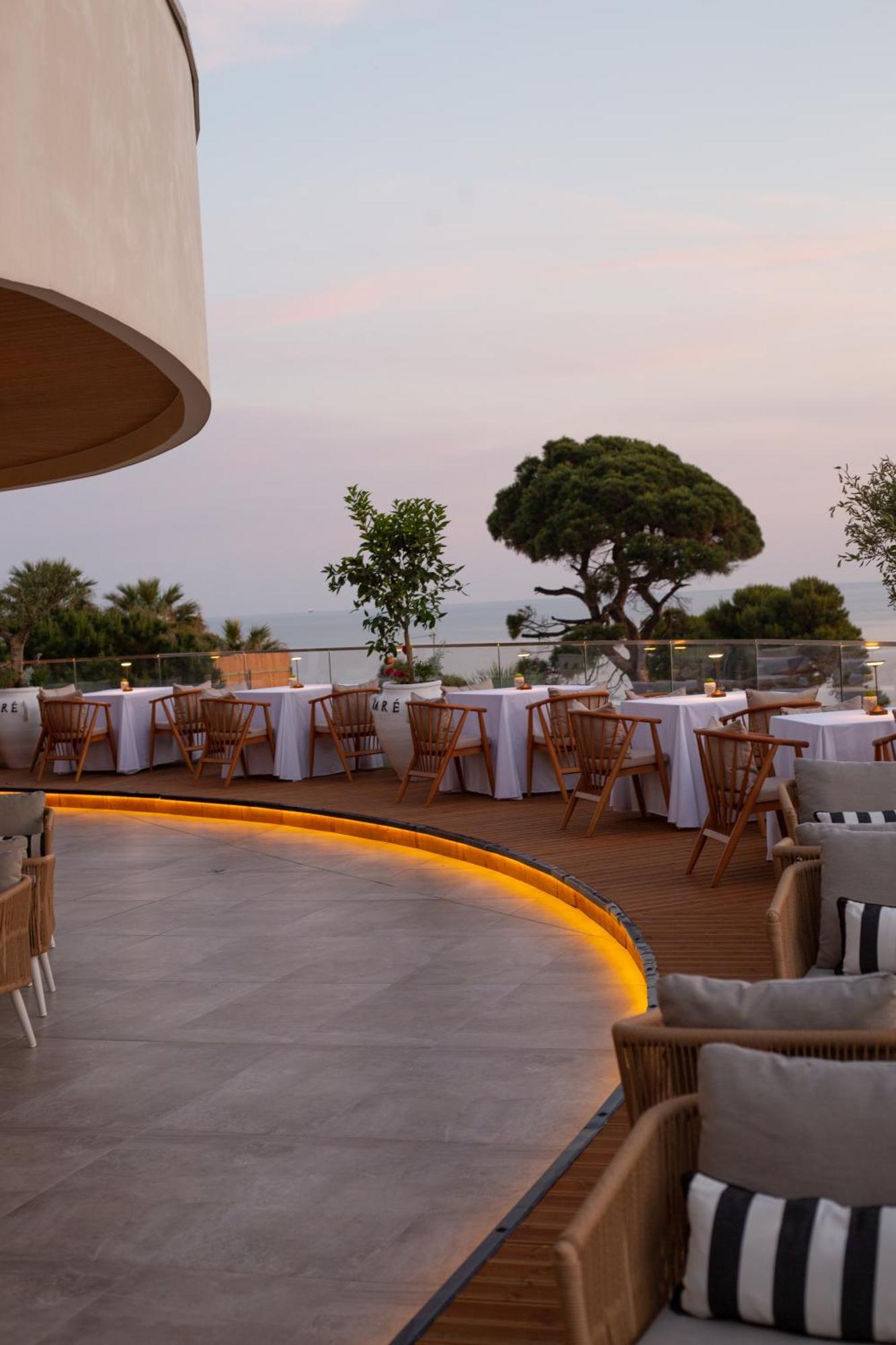 White Hill Hotel, Spa & Conferences Дуррес Екстер'єр фото